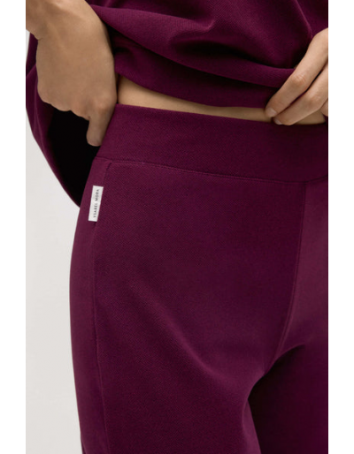 70669 PANTALÓN RECTO BURDEOS
