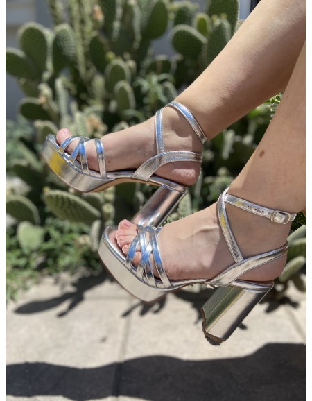 SANDALIA PLATA TIRAS TACÓN