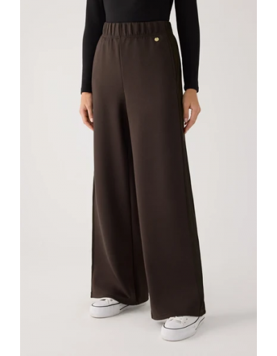 CONJUNTO CHOCO CON CANALÉ